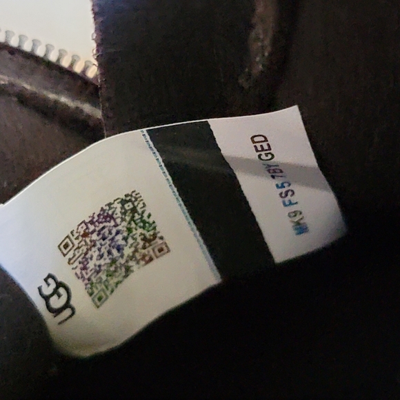 UGG Kids Ashton Lace-up Glitter Boot - Picture 8 of 11